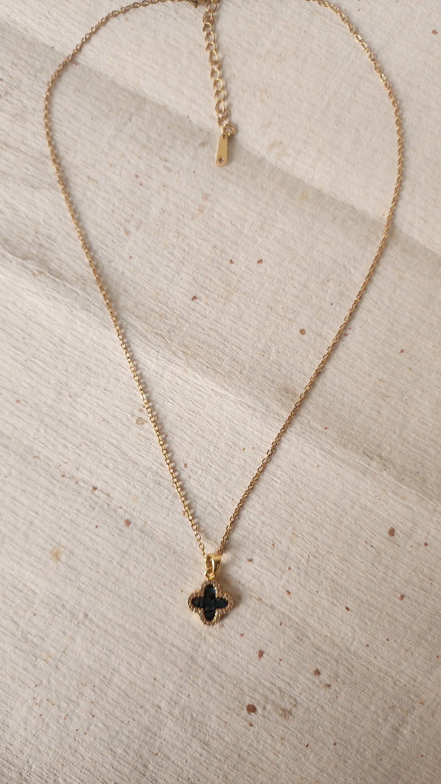 Kyle Lucky Clove Chain - GoDazzle