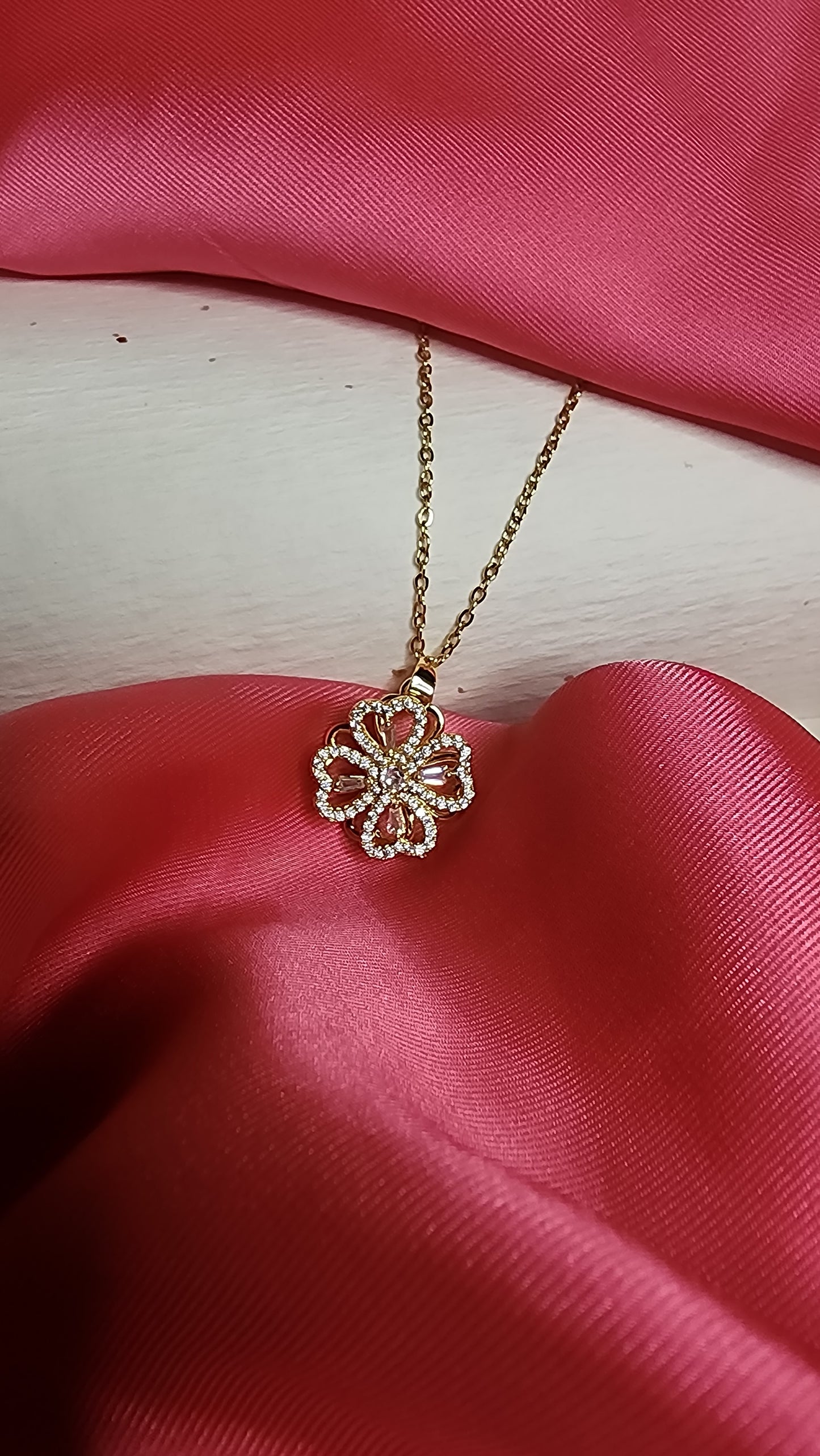 Flower Power Chain - GoDazzle