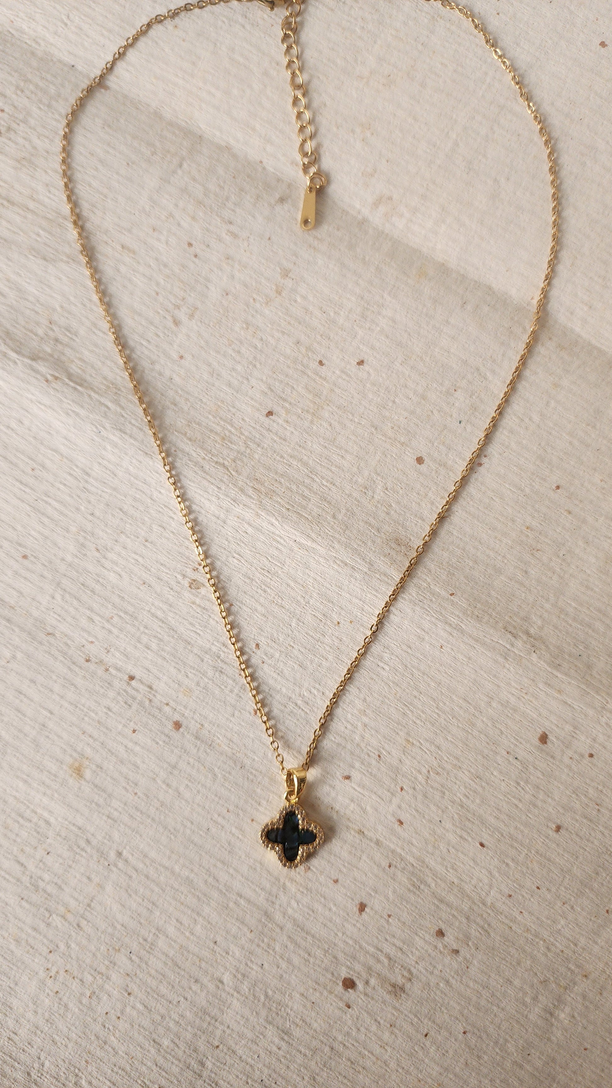 Kyle Lucky Clove Chain - GoDazzle